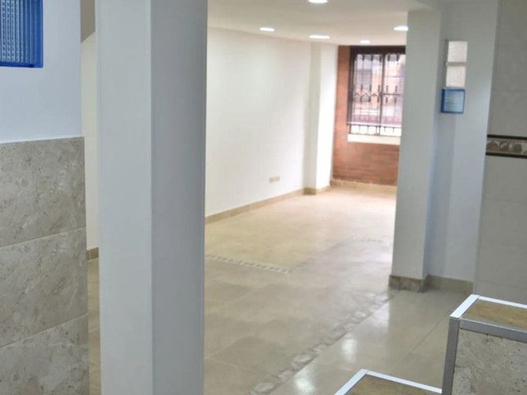 Casa de 8 alcobas en venta en Centenario, Bogotá, 224 m² · foto 13 de 20