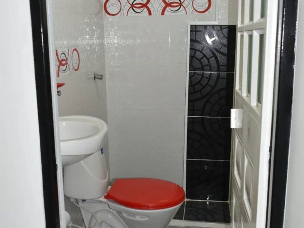 Casa de 8 alcobas en venta en Centenario, Bogotá, 224 m² · foto 14 de 20