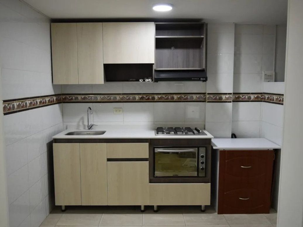 Casa de 8 alcobas en venta en Centenario, Bogotá, 224 m² · foto 5 de 20