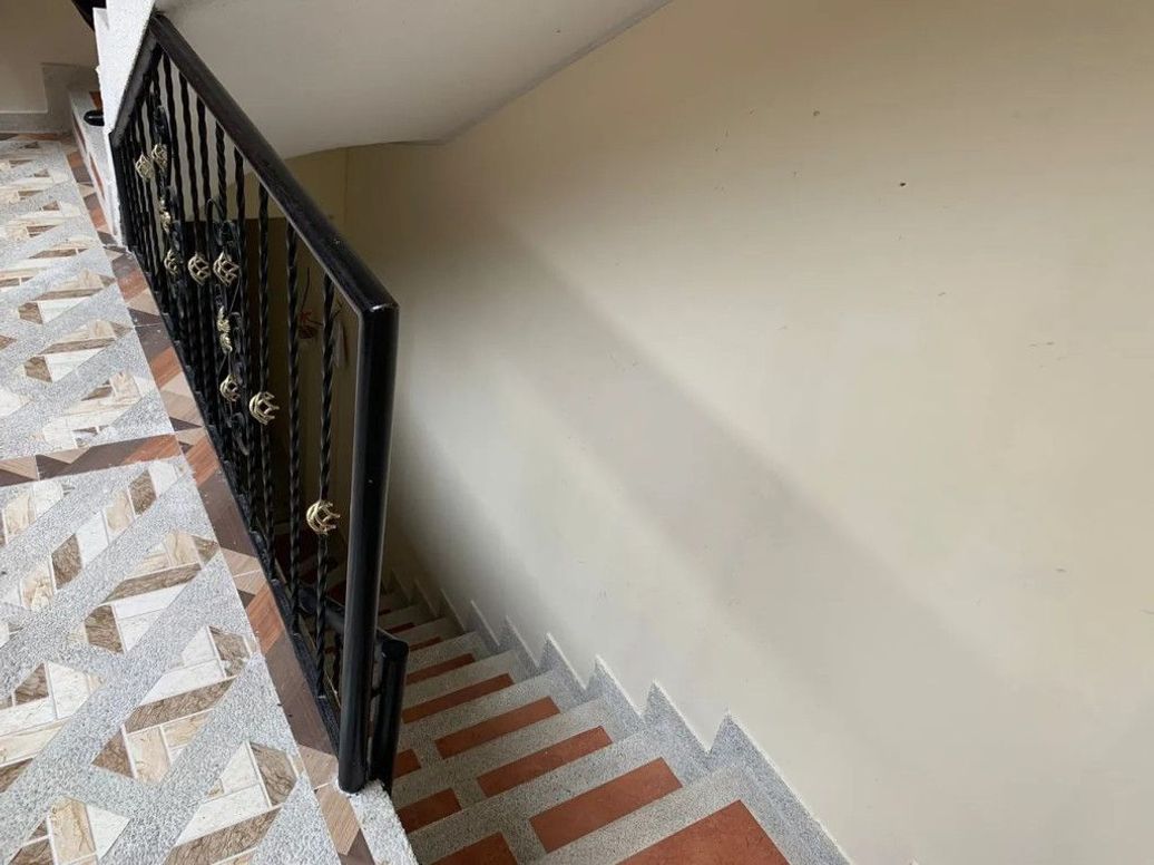 Casa de 12 alcobas en venta en Colombia, Bogotá, 144 m² · foto 2 de 16
