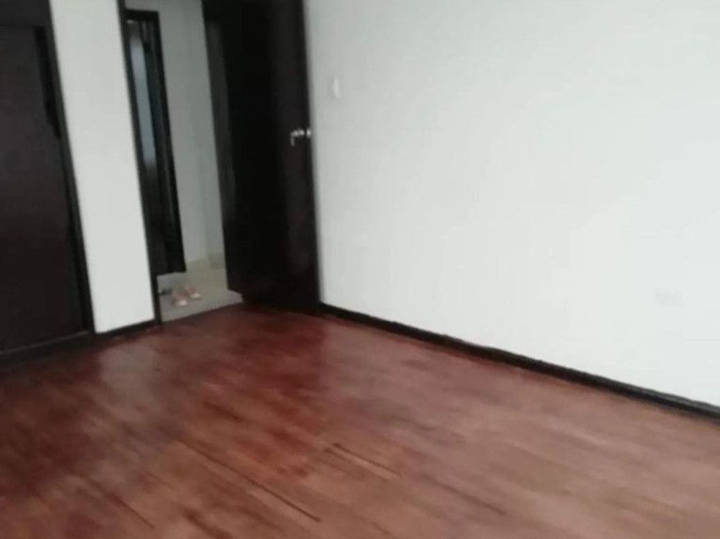 Casa de 6 alcobas en venta en Santander Sur, Bogotá, 250 m² · foto 2 de 17