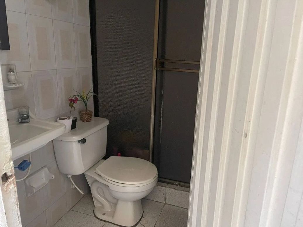 Casa de 9 alcobas en venta en Ospina Perez, Bogotá, 258 m² · foto 16 de 19