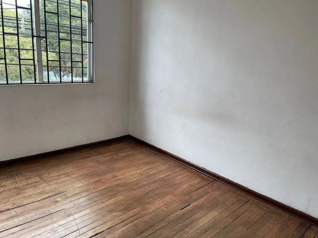 Casa de 8 alcobas en venta en La Merced Norte, Bogotá, 270 m² · foto 15 de 20