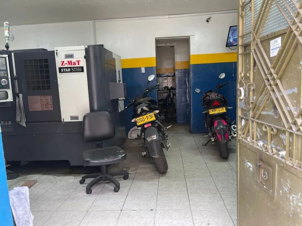 Casa de 8 alcobas en venta en La Merced Norte, Bogotá, 270 m² · foto 10 de 20