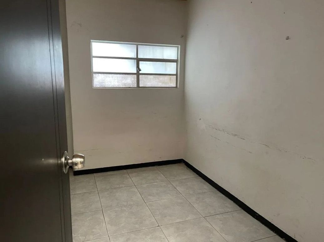 Casa de 8 alcobas en venta en La Merced Norte, Bogotá, 270 m² · foto 7 de 20