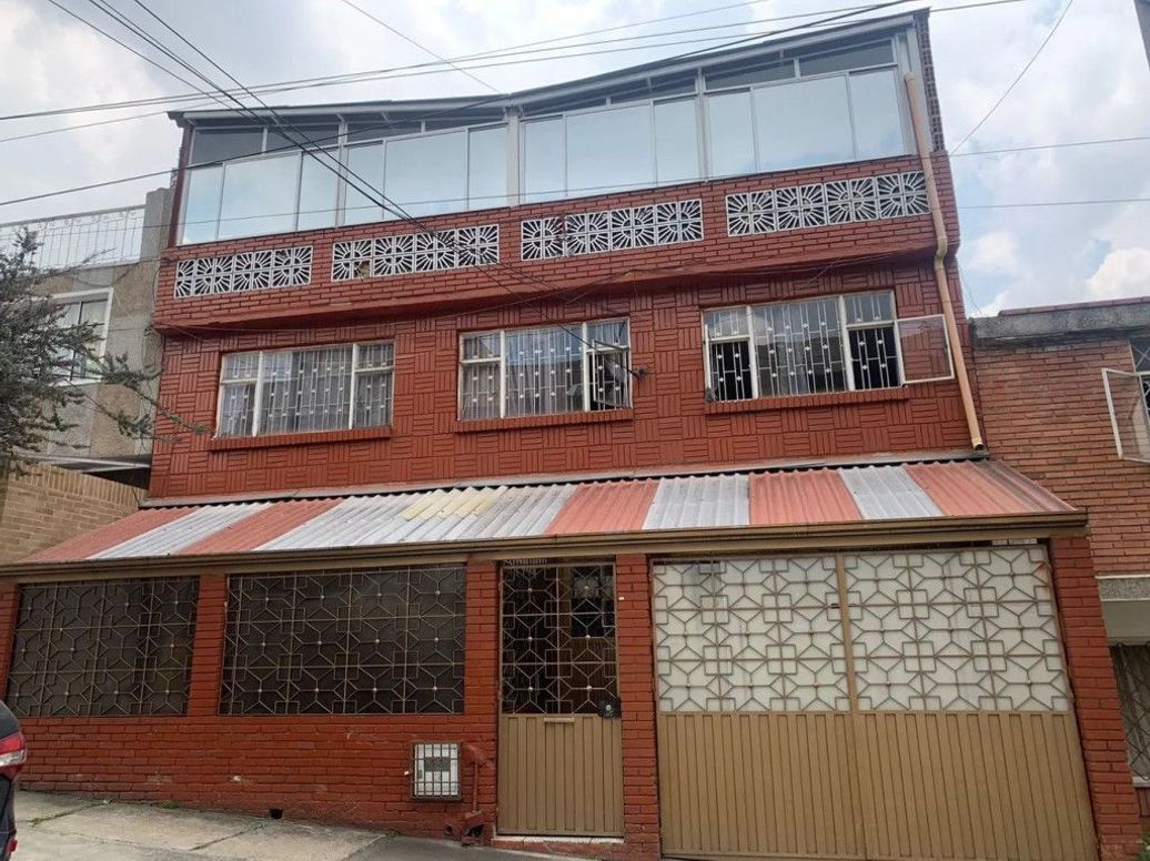 Casa de 9 alcobas en venta en La Cabrera, Bogotá, 451 m² · foto 2 de 20