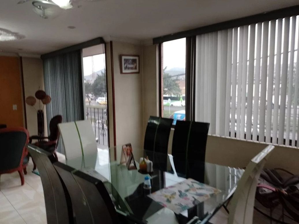 Casa de 4 alcobas en venta en San Vicente Ferrer, Bogotá, 232 m² · foto 17 de 18