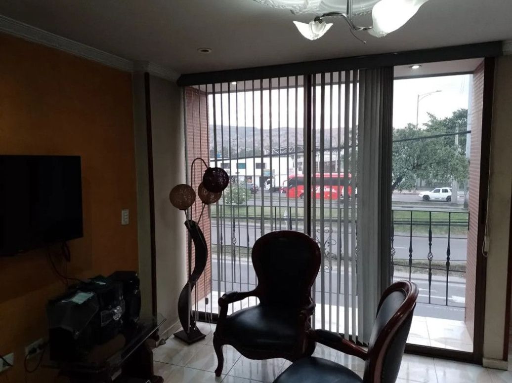 Casa de 4 alcobas en venta en San Vicente Ferrer, Bogotá, 232 m² · foto 7 de 18