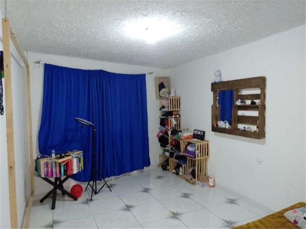Casa de 9 alcobas en venta en Chico Sur, Bogotá, 196 m² · foto 11 de 19