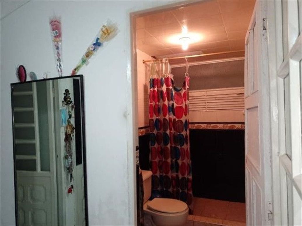 Casa de 9 alcobas en venta en Chico Sur, Bogotá, 196 m² · foto 12 de 19