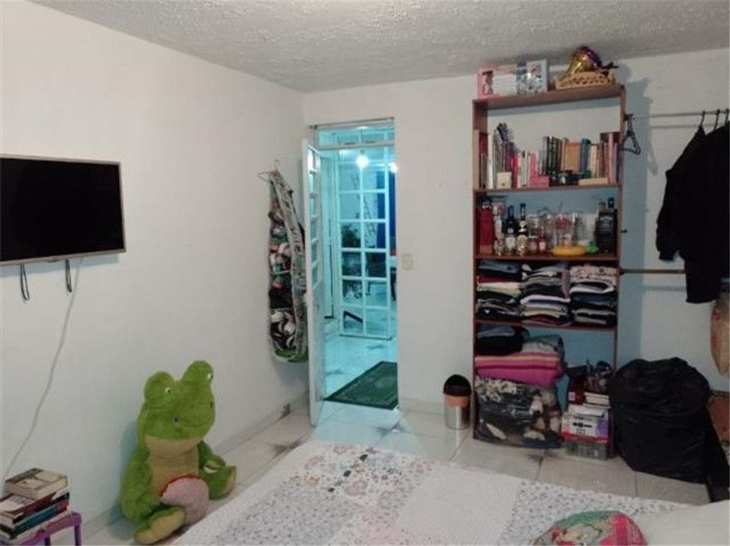 Casa de 9 alcobas en venta en Chico Sur, Bogotá, 196 m² · foto 6 de 19