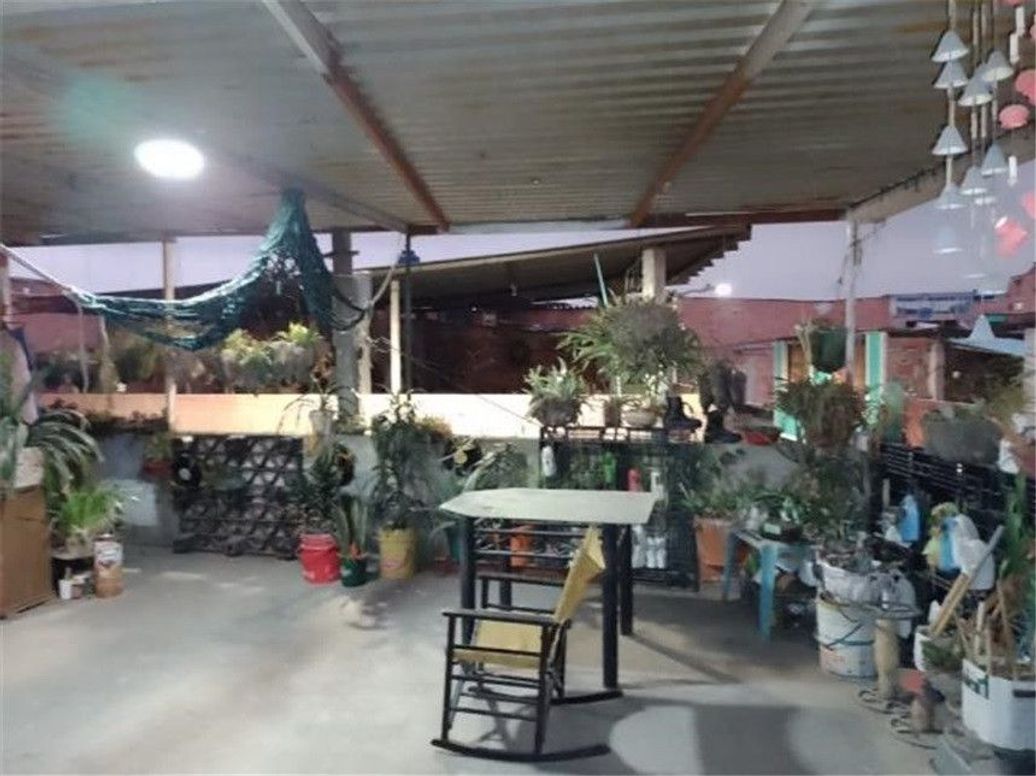 Casa de 9 alcobas en venta en Chico Sur, Bogotá, 196 m² · foto 2 de 19