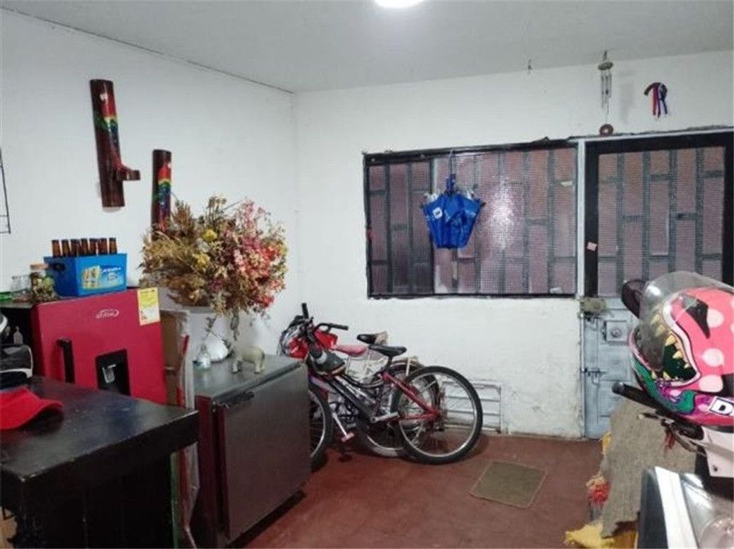 Casa de 9 alcobas en venta en Chico Sur, Bogotá, 196 m² · foto 16 de 19