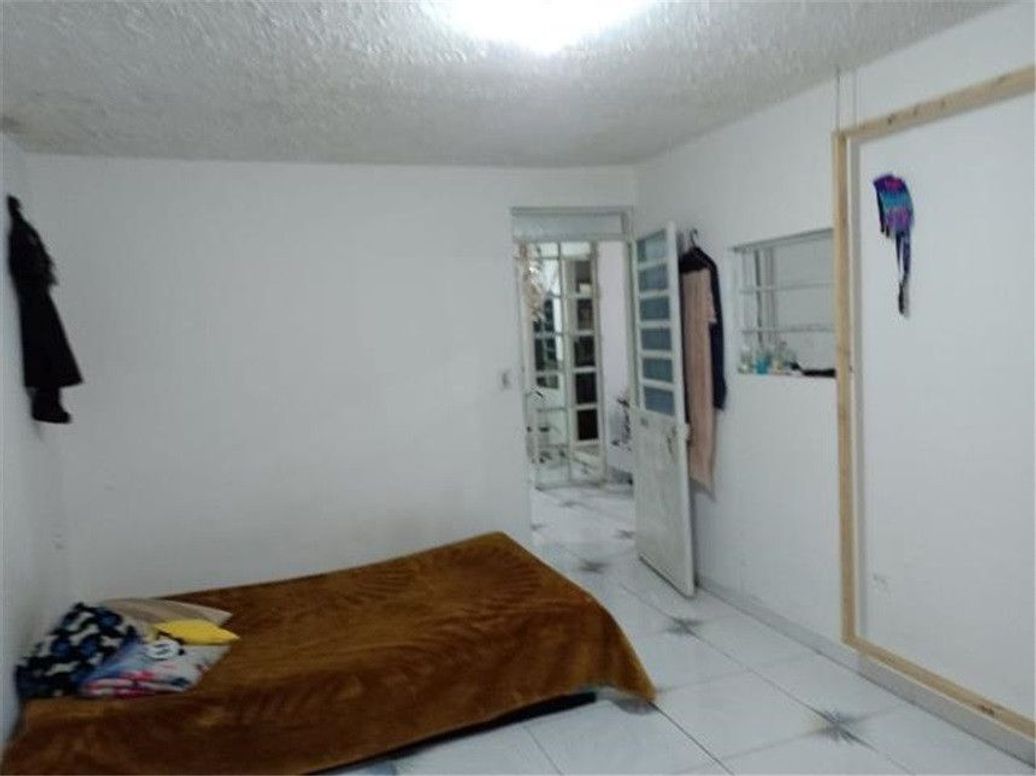 Casa de 9 alcobas en venta en Chico Sur, Bogotá, 196 m² · foto 10 de 19