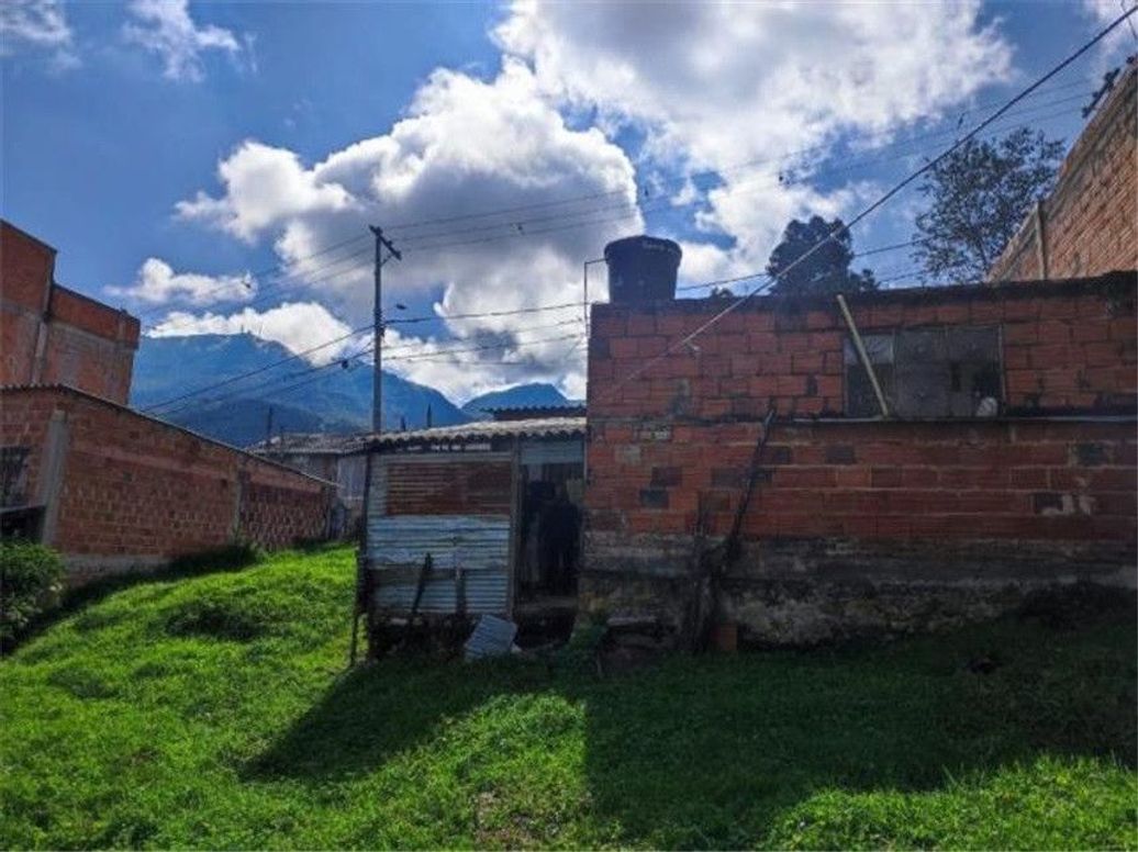Casa de 3 alcobas en venta en Los Pinos, Bogotá, 96 m² · foto 18 de 20