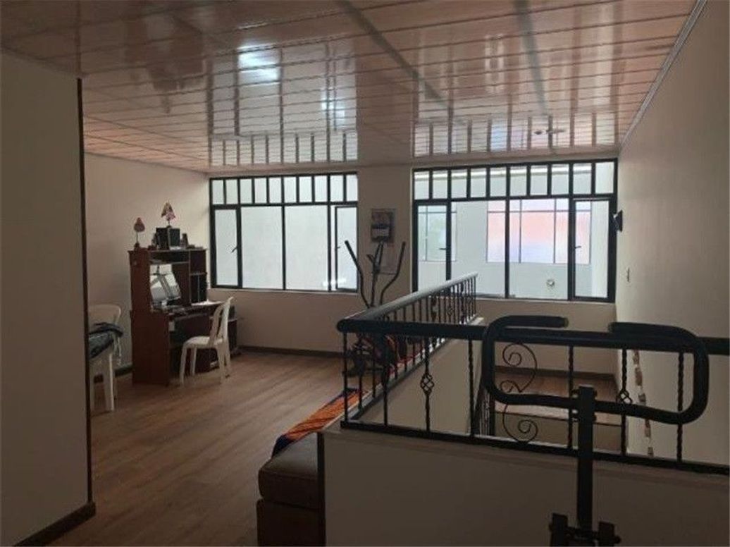 Casa de 5 alcobas en venta en Bravo Paez, Bogotá, 200 m² · foto 15 de 20
