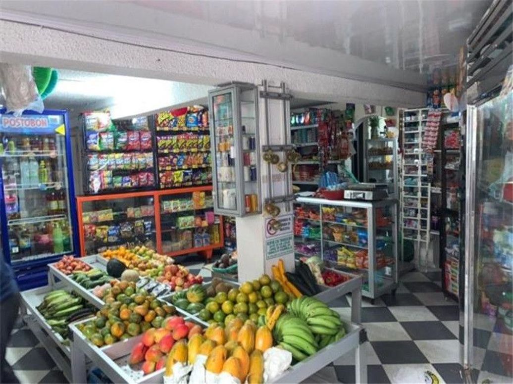 Casa de 8 alcobas en venta en Las Guacamayas, Bogotá, 254 m² · foto 5 de 14