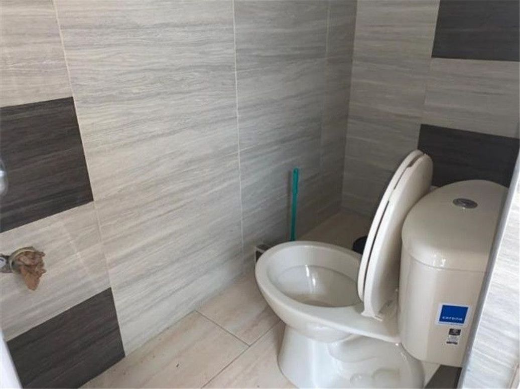 Casa de 8 alcobas en venta en Las Guacamayas, Bogotá, 254 m² · foto 8 de 14