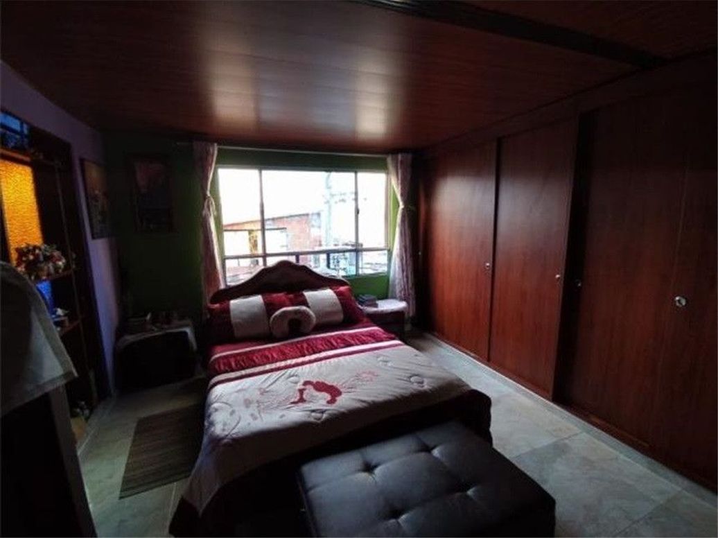 Casa de 14 alcobas en venta en La Cabaña, Bogotá, 400 m² · foto 9 de 14