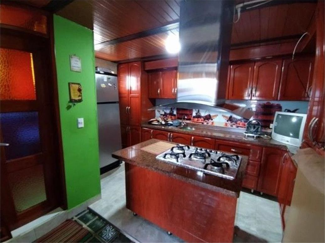 Casa de 14 alcobas en venta en La Cabaña, Bogotá, 400 m² · foto 3 de 14