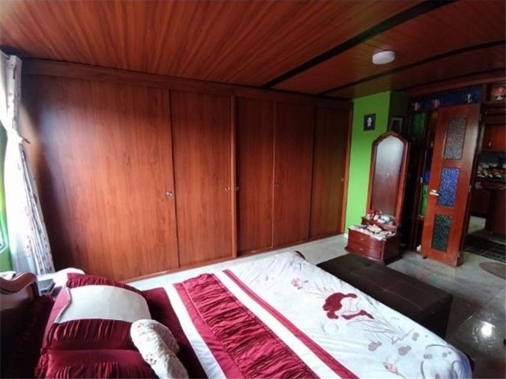 Casa de 14 alcobas en venta en La Cabaña, Bogotá, 400 m² · foto 8 de 14