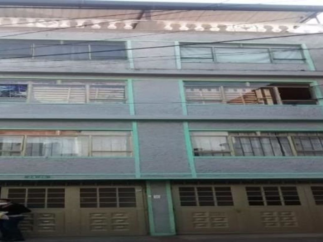 Casa de 10 alcobas en venta en La Fraguita, Bogotá, 350 m² · foto 2 de 17
