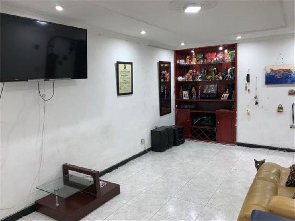 Casa de 4 alcobas en venta en Autopista Muzu 0riental, Bogotá, 174 m² · foto 5 de 15