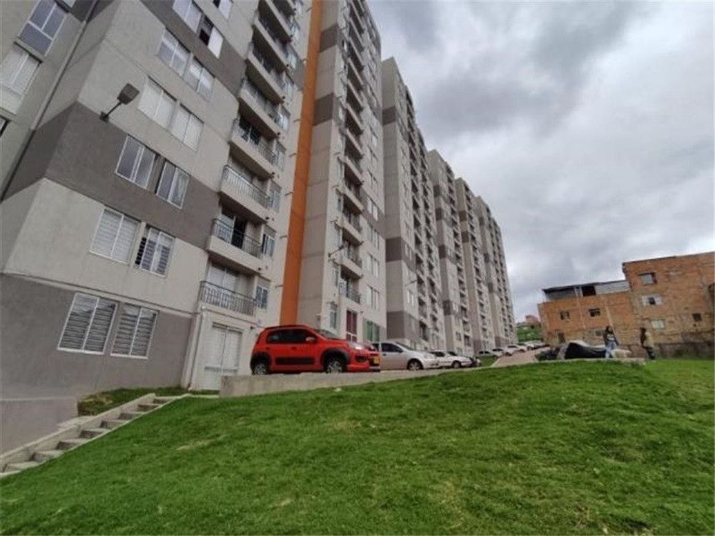 Apartamento de 3 alcobas en venta en Granjas San Pablo, Bogotá, 51 m² · foto 2 de 16