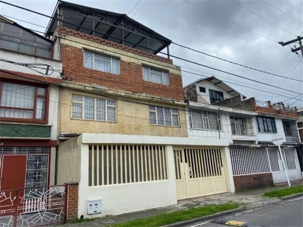 Casa de 6 alcobas en venta en Santa Isabel Sur, Bogotá, 400 m² · foto 2 de 20