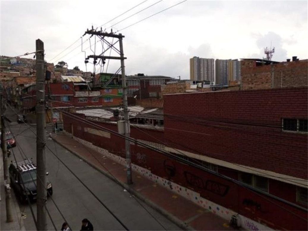 Casa de 4 alcobas en venta en Marco Fidel Suarez, Bogotá, 380 m² · foto 5 de 17