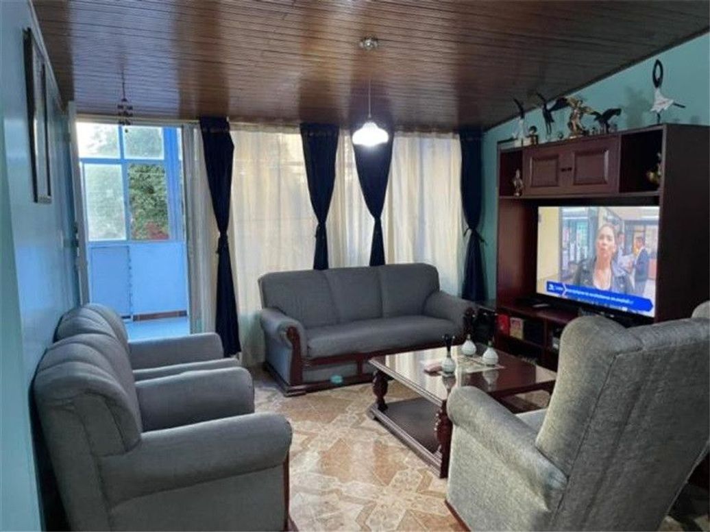 Casa de 6 alcobas en venta en Batavia, Bogotá, 257 m² · foto 5 de 20