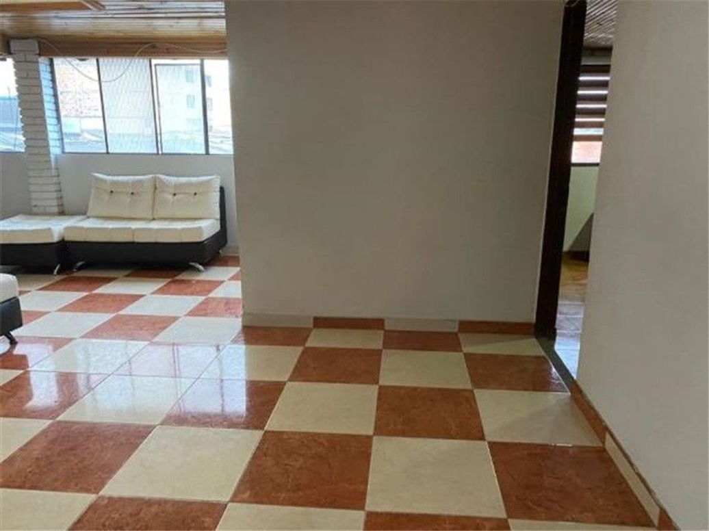 Casa de 8 alcobas en venta en Olaya, Bogotá, 352 m² · foto 4 de 18