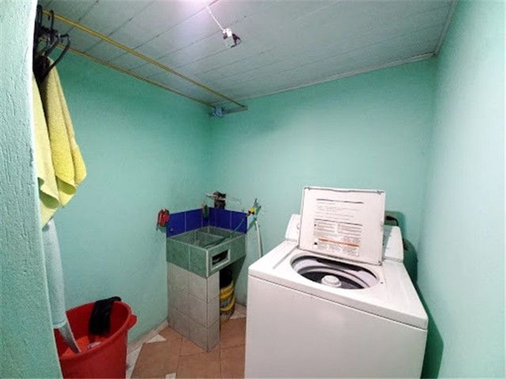 Casa de 6 alcobas en venta en El Virrey, Bogotá, 211 m² · foto 13 de 18