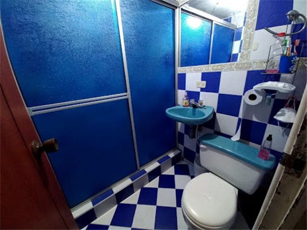 Casa de 6 alcobas en venta en El Virrey, Bogotá, 211 m² · foto 11 de 18