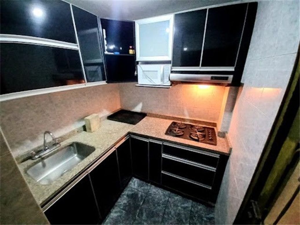 Casa de 6 alcobas en venta en El Virrey, Bogotá, 211 m² · foto 3 de 18