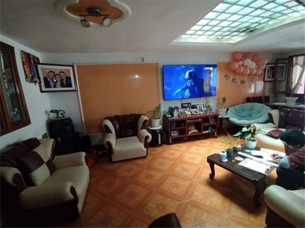 Casa de 12 alcobas en venta en San Pedro, Bogotá, 324 m² · foto 10 de 15