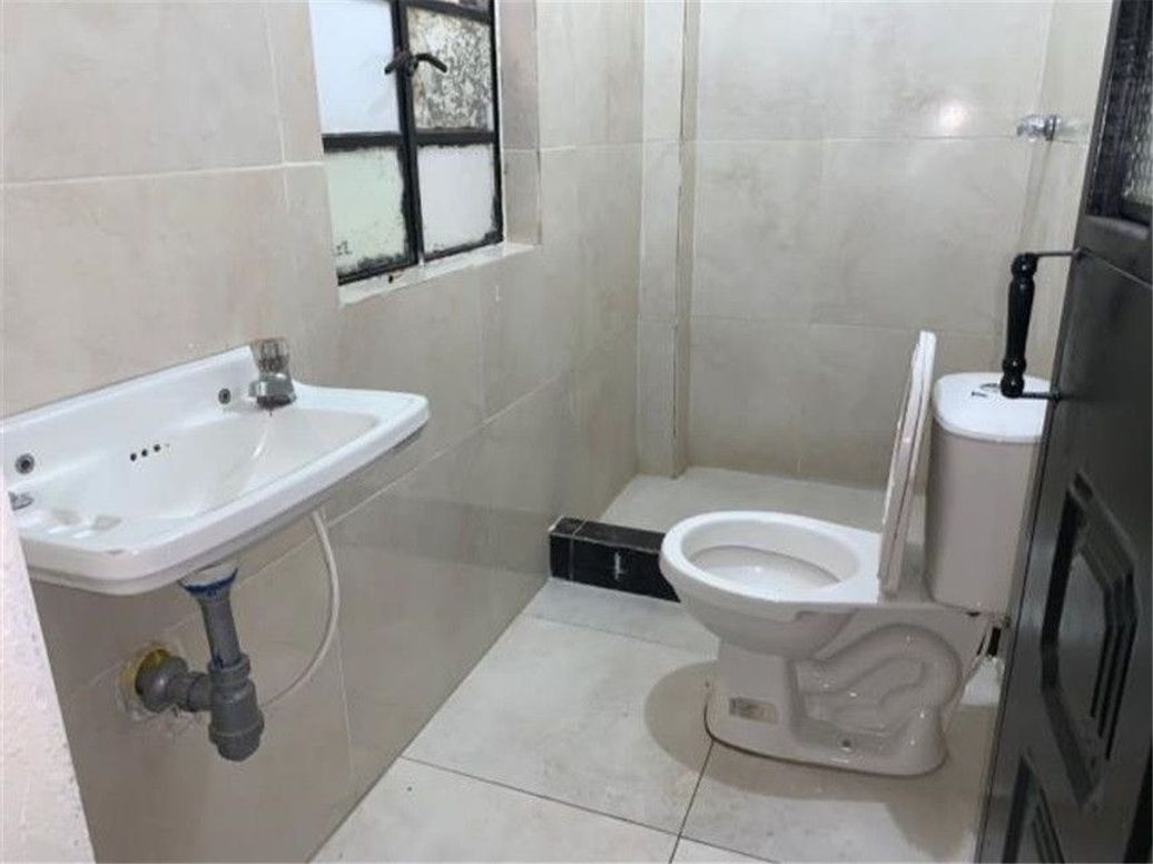 Casa de 8 alcobas en venta en Abraham Lincoln, Bogotá, 273 m² · foto 19 de 20