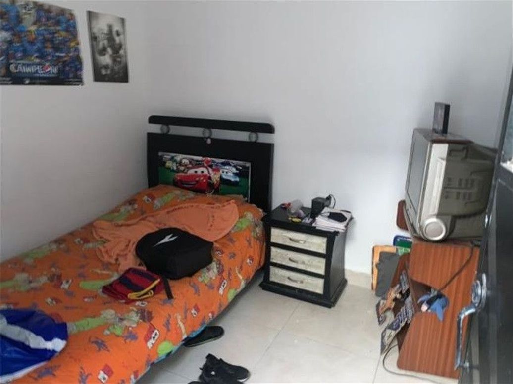Casa de 8 alcobas en venta en Abraham Lincoln, Bogotá, 273 m² · foto 12 de 20