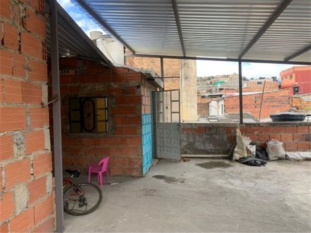 Casa de 8 alcobas en venta en Abraham Lincoln, Bogotá, 273 m² · foto 8 de 20
