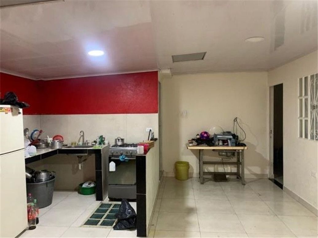 Casa de 8 alcobas en venta en Abraham Lincoln, Bogotá, 273 m² · foto 3 de 20