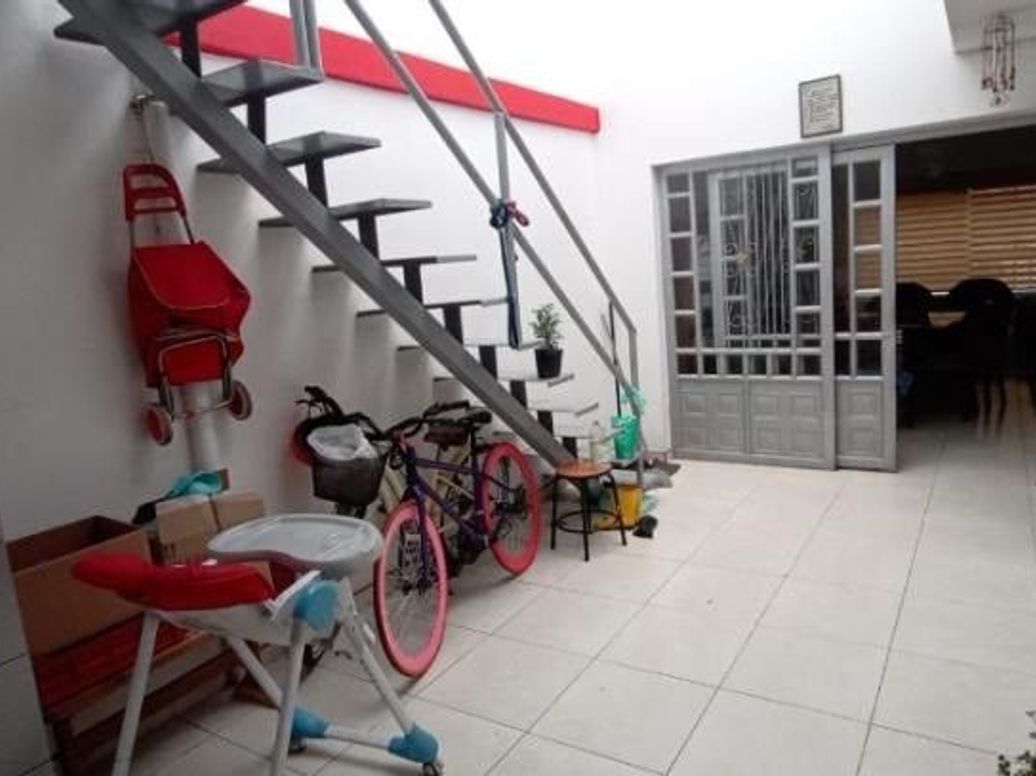 Casa de 6 alcobas en venta en San Antonio De Padua, Bogotá, 233 m² · foto 19 de 20