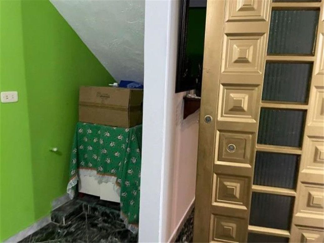 Casa de 10 alcobas en venta en Las Cruces, Bogotá, 270 m² · foto 5 de 8