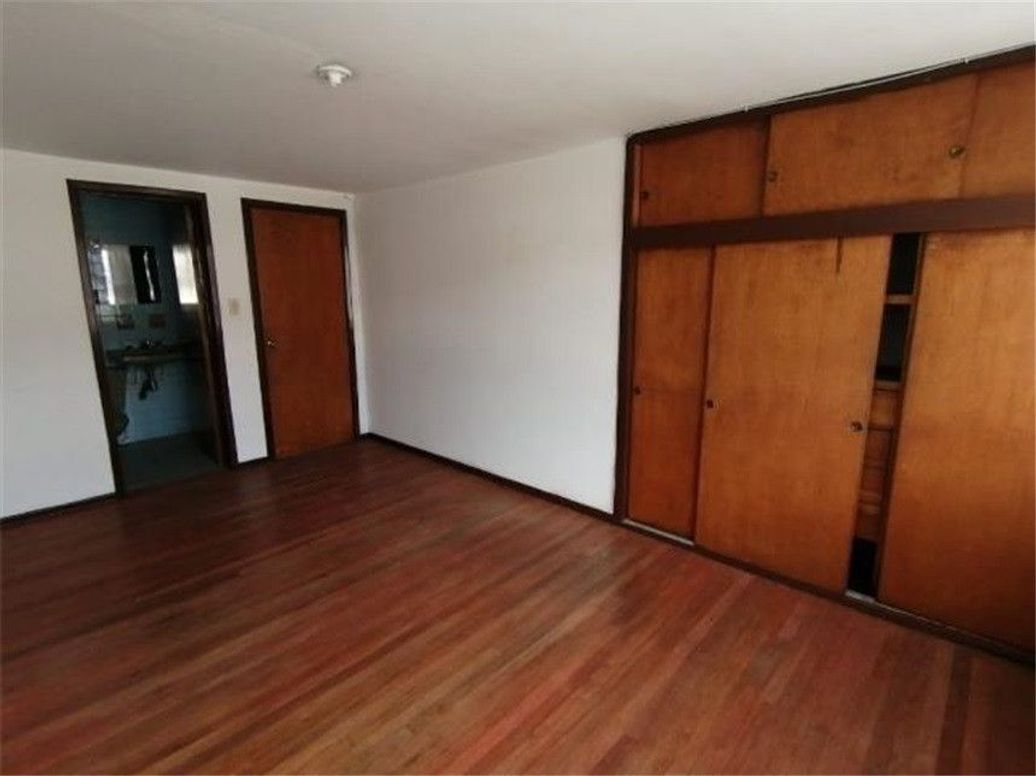 Casa de 6 alcobas en venta en La Asunción, Bogotá, 320 m² · foto 8 de 15