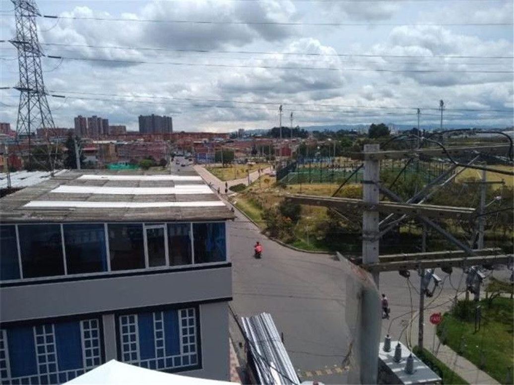 Casa de 5 alcobas en venta en Arborizadora Baja, Bogotá, 320 m² · foto 2 de 20