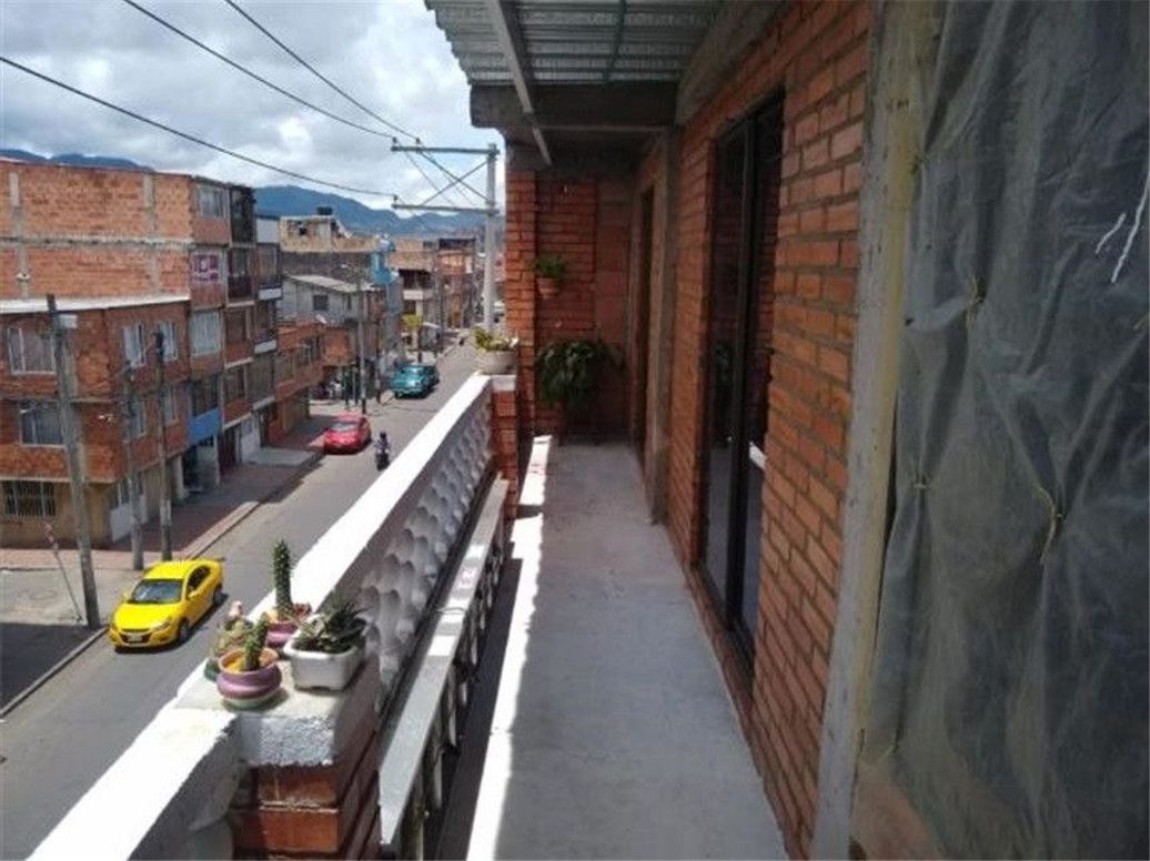 Casa de 5 alcobas en venta en Arborizadora Baja, Bogotá, 320 m² · foto 9 de 20