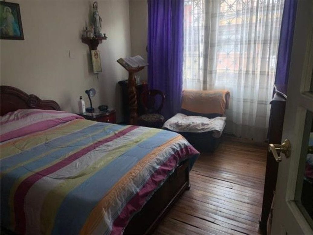 Casa de 9 alcobas en venta en Murillo Toro, Bogotá, 402 m² · foto 17 de 20