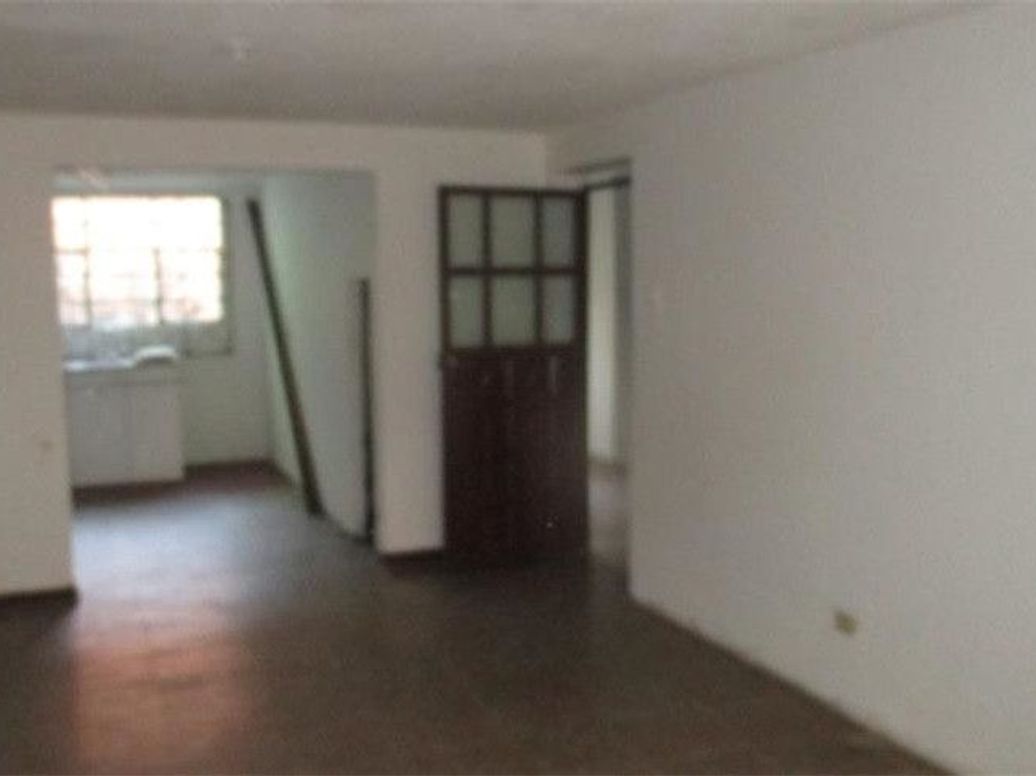 Casa de 5 alcobas en venta en Acacias Sur, Bogotá, 216 m² · foto 9 de 20