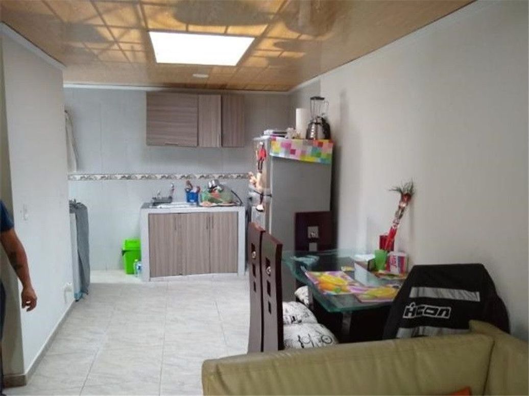Casa de 18 alcobas en venta en Marco Fidel Suarez, Bogotá, 737 m² · foto 16 de 20