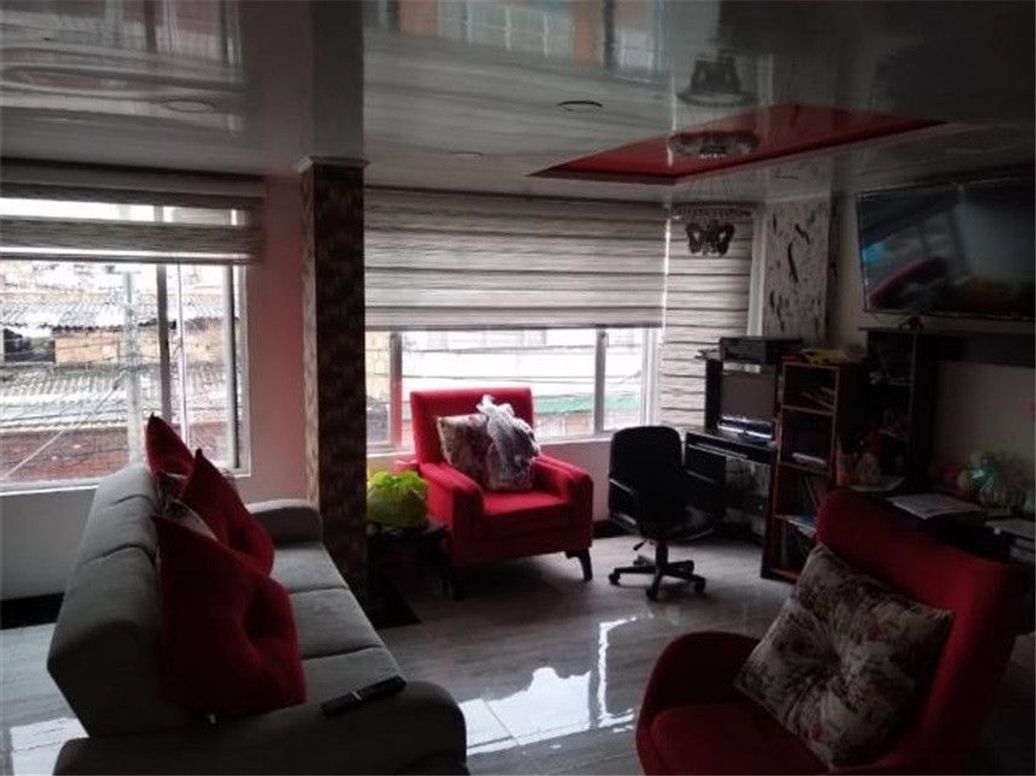 Casa de 18 alcobas en venta en Marco Fidel Suarez, Bogotá, 737 m² · foto 11 de 20