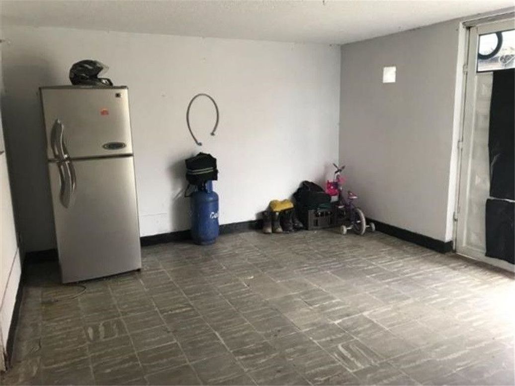 Casa de 7 alcobas en venta en San Vicente, Bogotá, 160 m² · foto 2 de 15